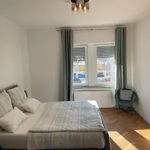 Apartment Grosse In Westend